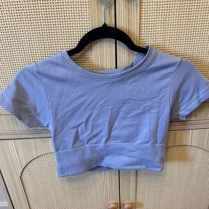 Light Purple Cropped athletic shirt